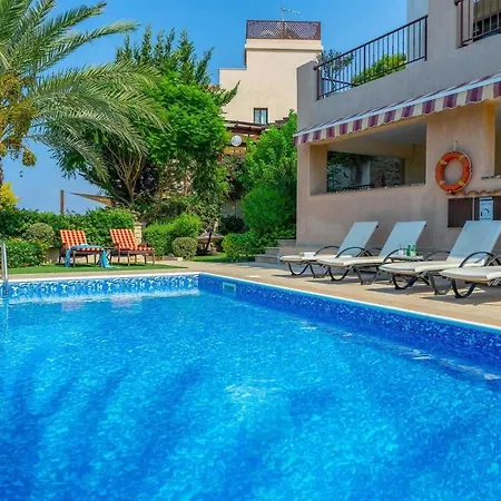 Villa Arbanassi Polis